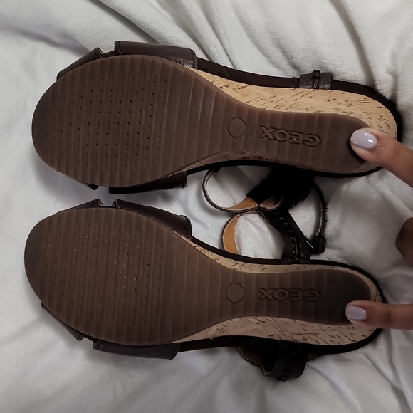 George Respira Tan Sandles - Picture 3 of 4